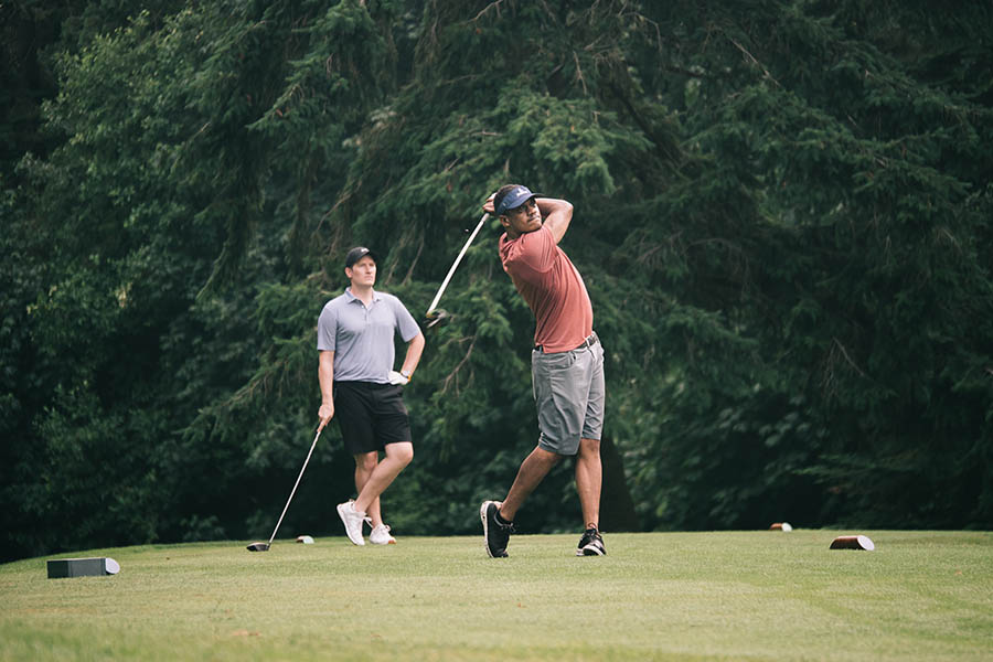 members on putting green